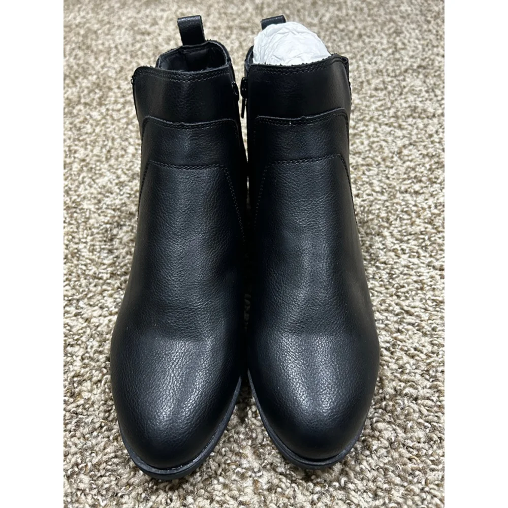 New without box Sugar Women's Trixy Ankle Booties size 8.5M